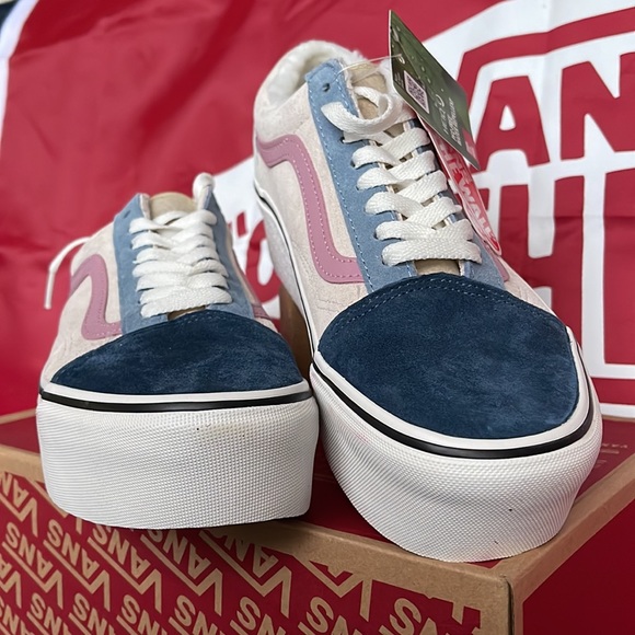 Vans Old Skool Stacked 
Pig Suede/Sherpa Multi Co
VNOA7Q5MMUL
WMNS Platforms - Picture 7 of 16